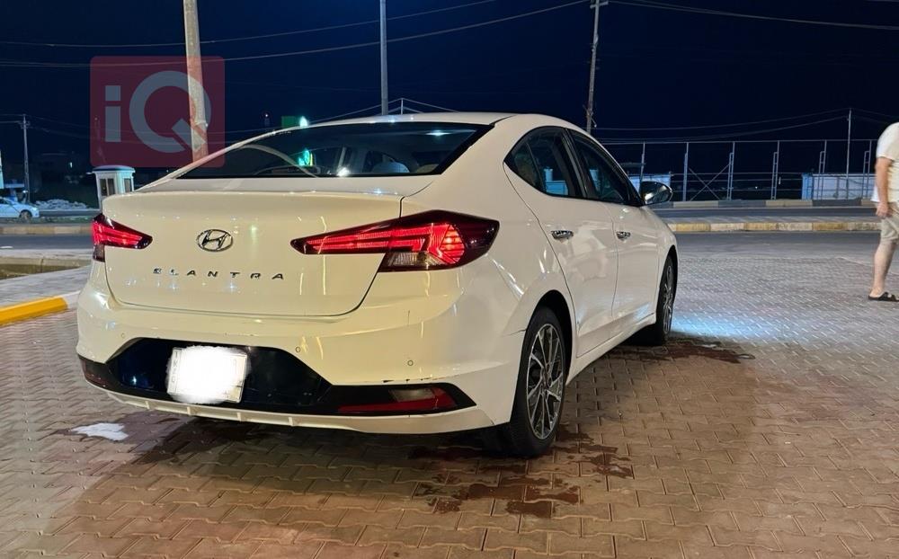 هیوندای ئەلەنترا